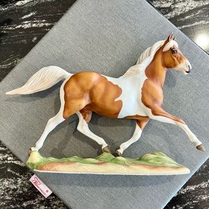 Franklin Mint Misty of Chincoteague Pinto Horse statue by Pamela Du Boulay
